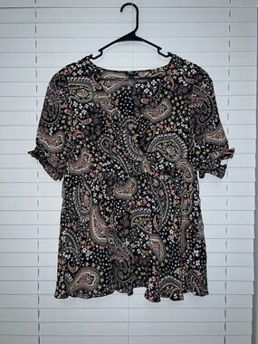 Torrid Black Paisley Floral Short Sleeve Blouse